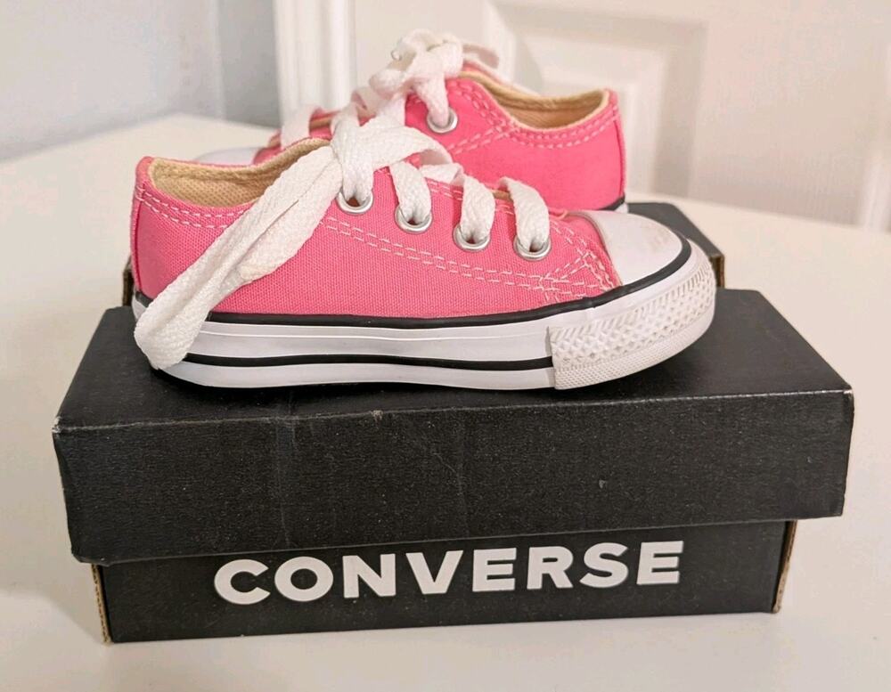 Converse Chuck Taylor All Star Low-Top Shoes Size 4 Infant Pink Sneakers
